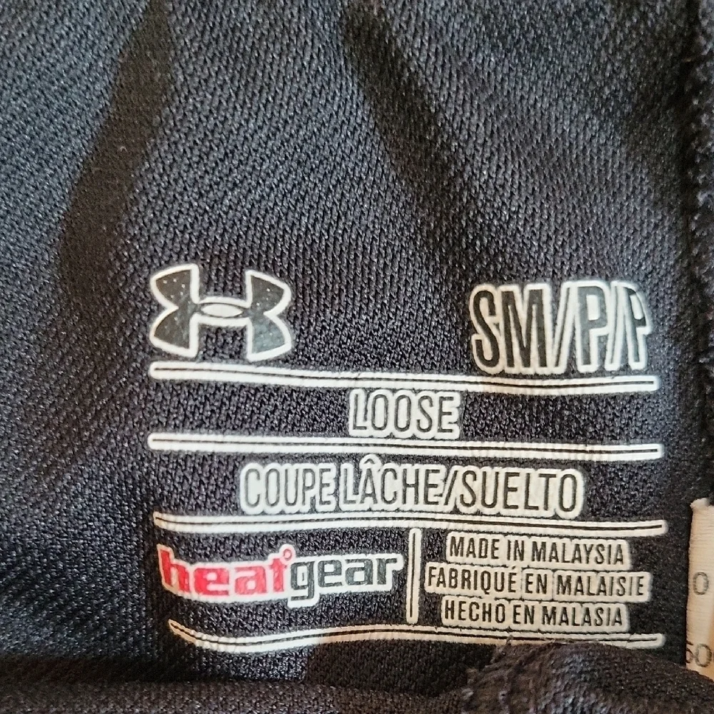 Under Armour Loose Heat Gear Black and Gray Logo Shorts Size Small